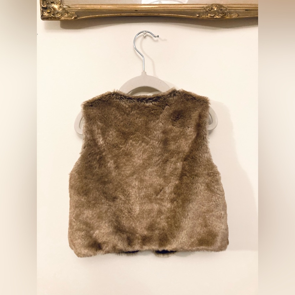 Old Navy Toddler Size 4 Light Brown Faux Fur Vest Super Soft Woodland Cottage - Picture 3 of 6